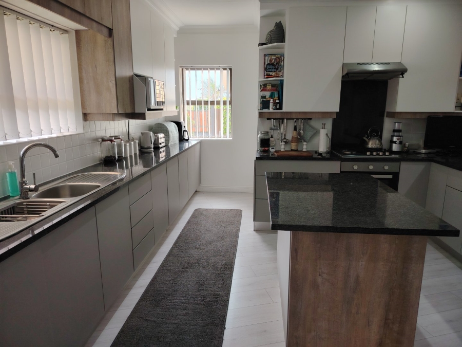 3 Bedroom Property for Sale in Seemeeu Park Western Cape